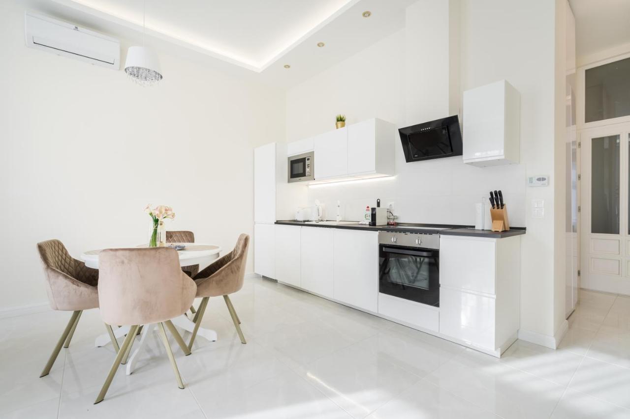 Bpr Etienne Charming Apartment Будапеща Екстериор снимка